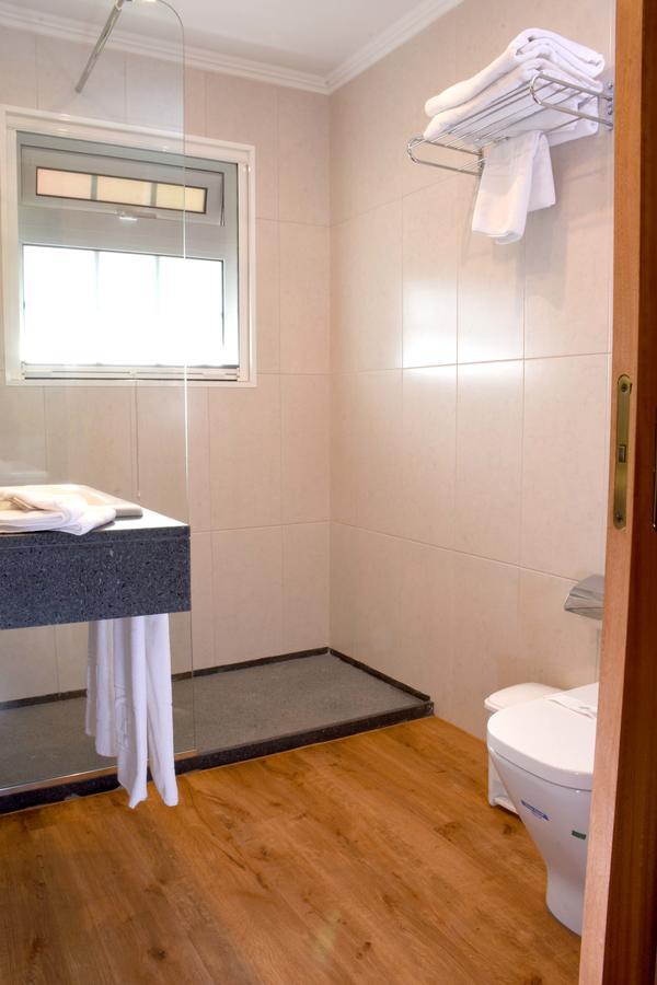 Quarto com Cama de Casal ou 2 de Solteiro com Terraço e Vista do Jardim